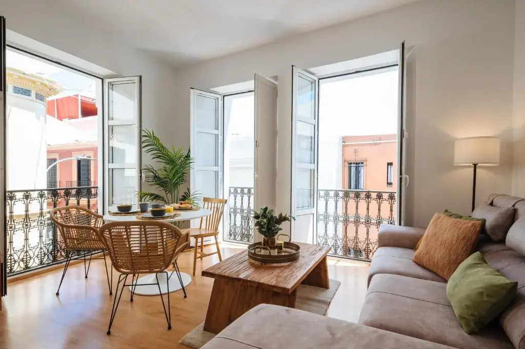 Hostly Rivero 2A Center loft-Fibre-communal terrace-Parking Optional-CLess