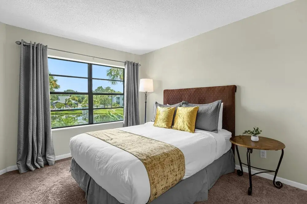 Upstay Condo Near MCO Airport w Golf & Pool