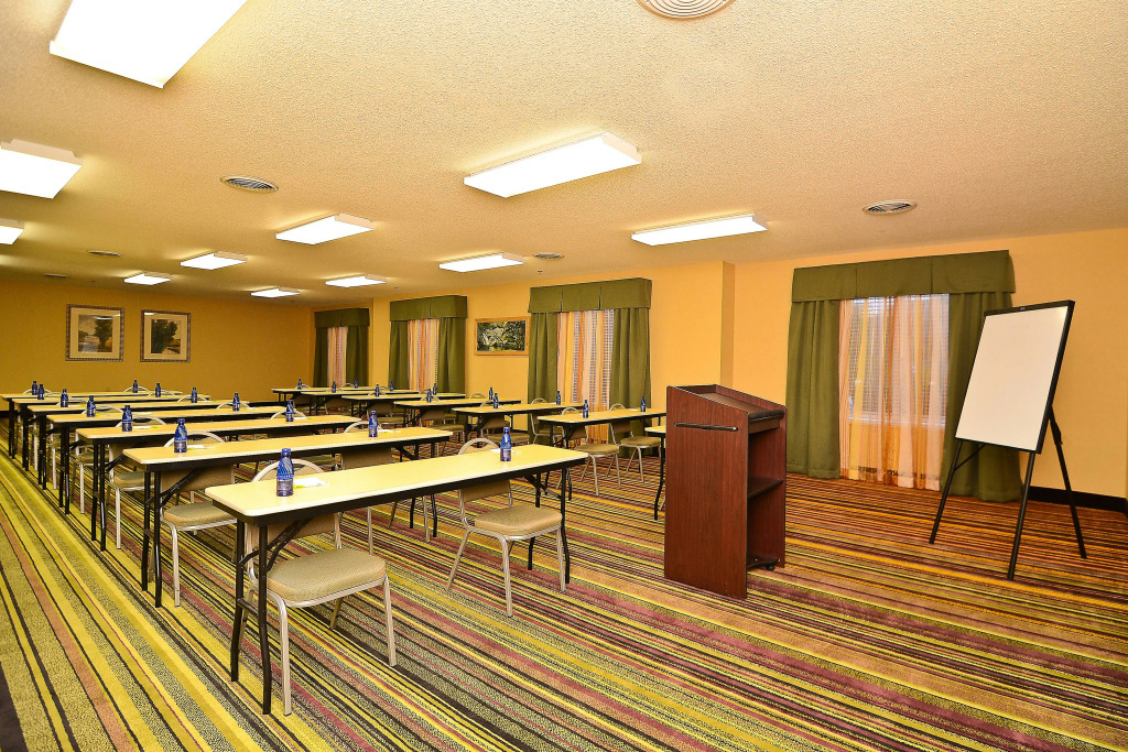 Fairfield Inn & Suites Cherokee