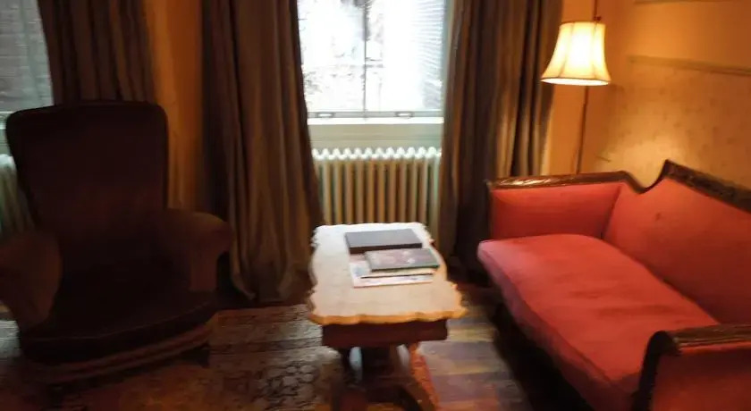 Lafayette House