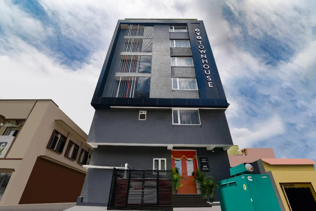 Townhouse Ulsoor Near Halasuru Metro Station