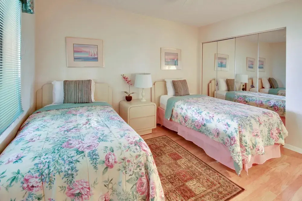 Land's End 404 Building 3 Top Floor With Stunning Water View
