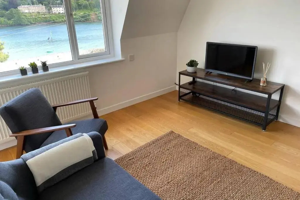 Apartment with stunning views of Menai Strait.