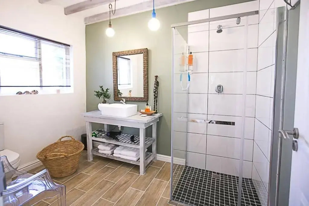 Delightful double story loft in the centre of town