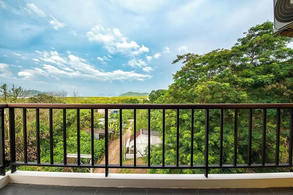 Yamin Seaview Hotel