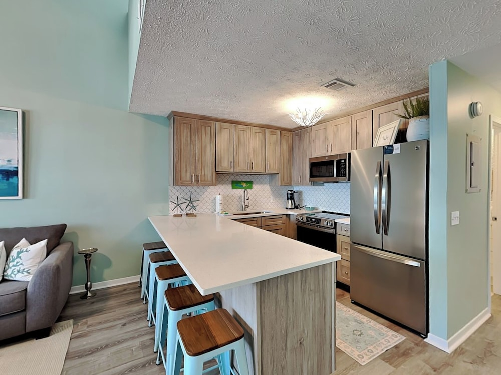 Southwind I Condo #K8 - Front Beach Flair