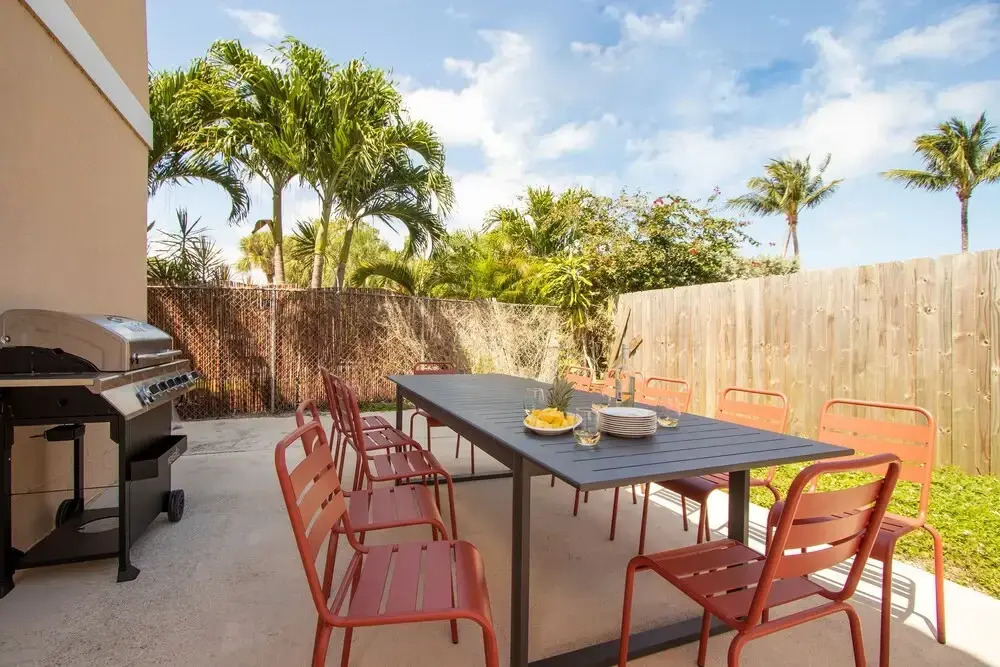 Sunflower by AvantStay Pool BBQ Pool Table Outdoor Dining