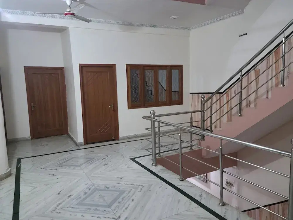 Shri Krishnashrya Seva Sadan By GRB