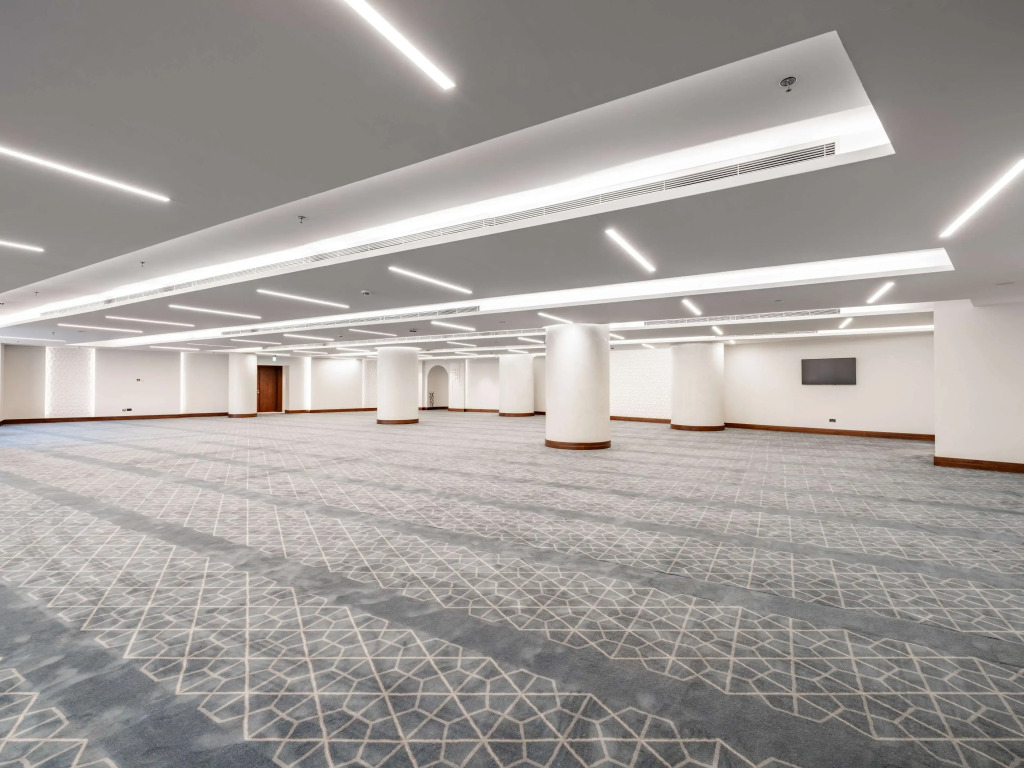Wirgan Al Noor, Tapestry Collection by Hilton