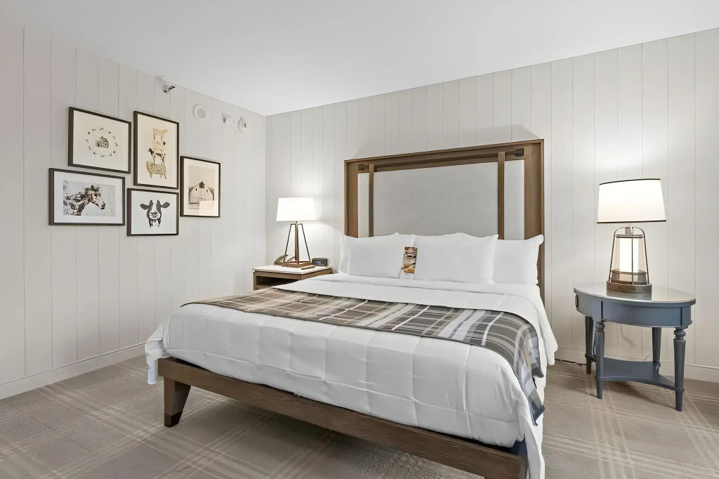 Knotts Hotel