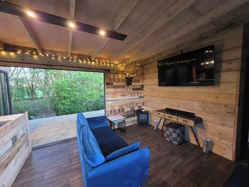 Tall Pines Lodge - Dog Friendly, Nr Sutton on Sea