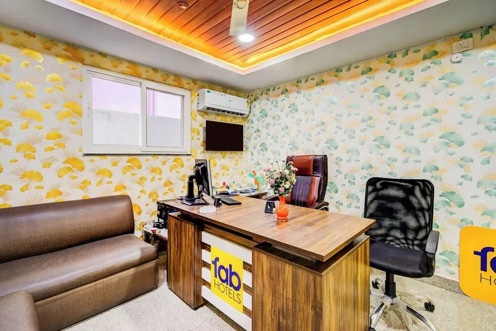 FabHotel R3 Atmos - Near Hitech Exibition Centre, Hitech City
