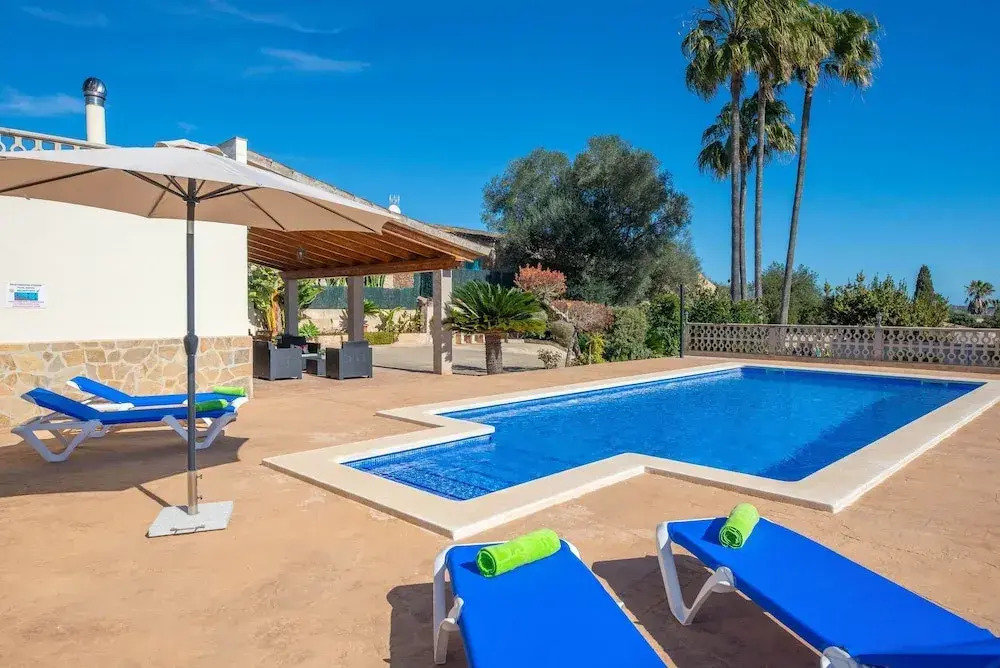 Vista Sol in Ariany With 2 Bedrooms and 1 Bathrooms