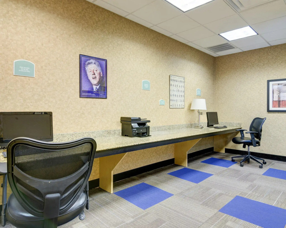 Comfort Inn & Suites Presidential