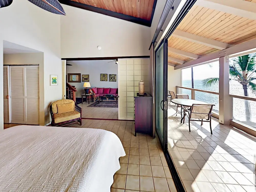 Unobstructed Oceanfront! 2br + Loft W/ Lanai, Pool 2 Bedroom Condo