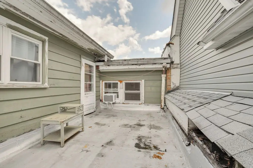 Berwyn Apartment Rental ~ 11 Mi to Chicago!