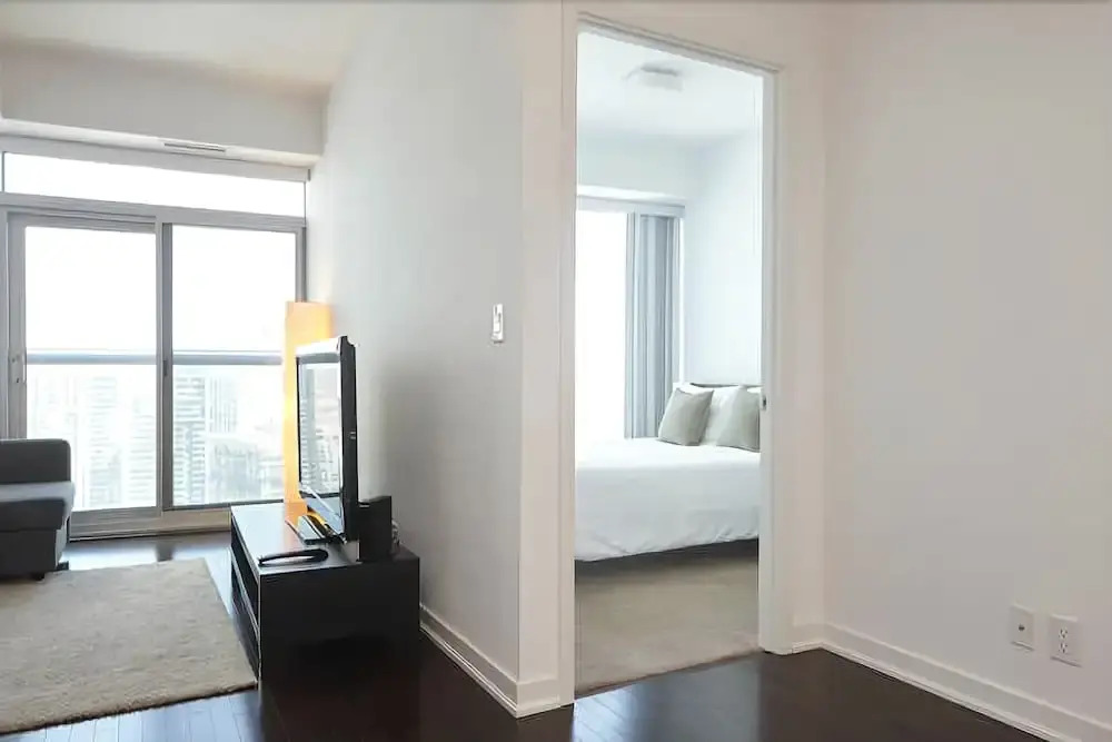 EG Suites - York St Condos 1 near CN Tower offered by Short Term Stays