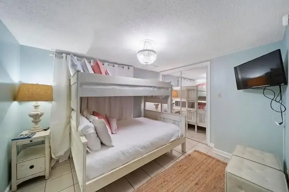 Sugar Beach 128 2 Bedroom Condo by Redawning