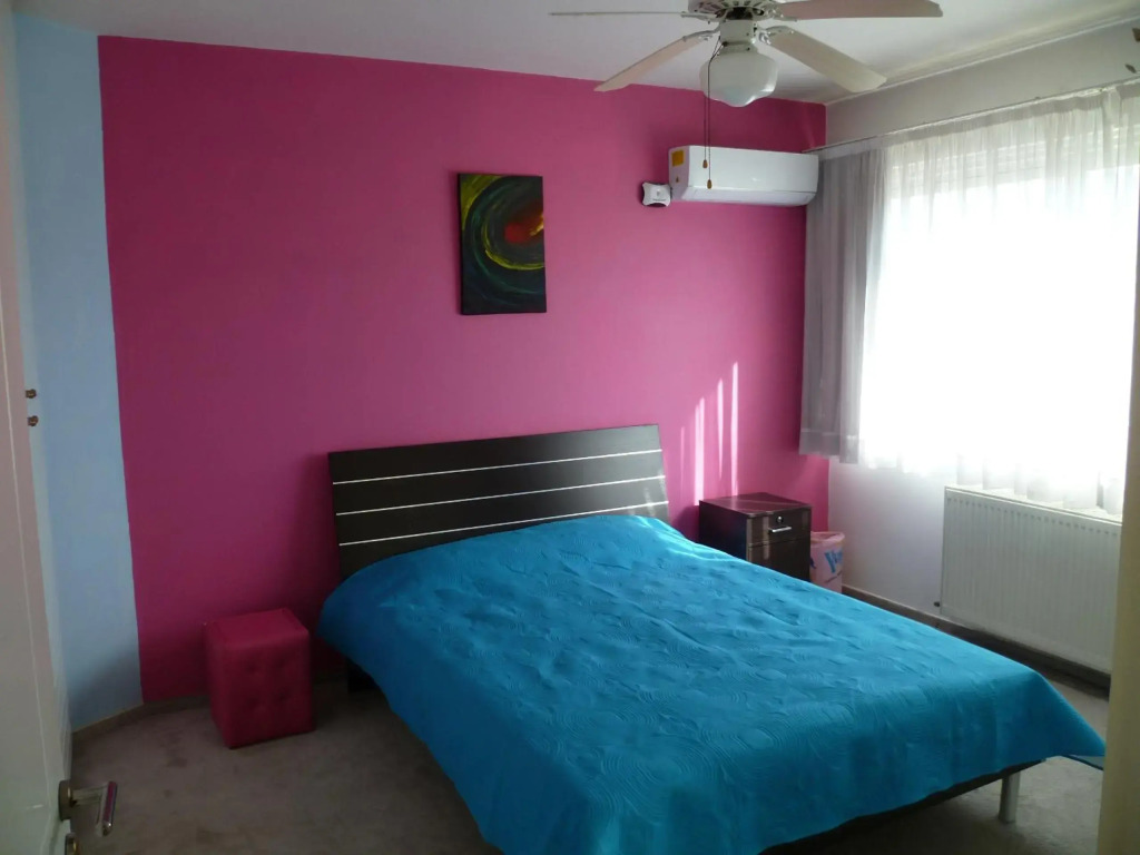 Homestay room with en suite private bathroom