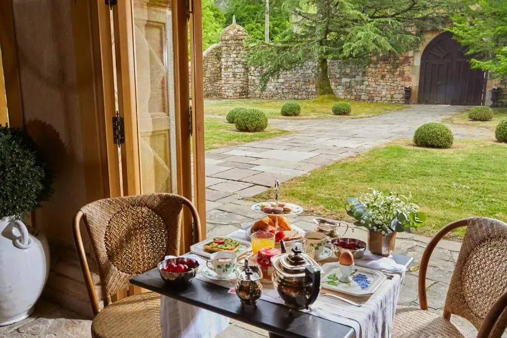 Helguera Palacio Boutique & Antique