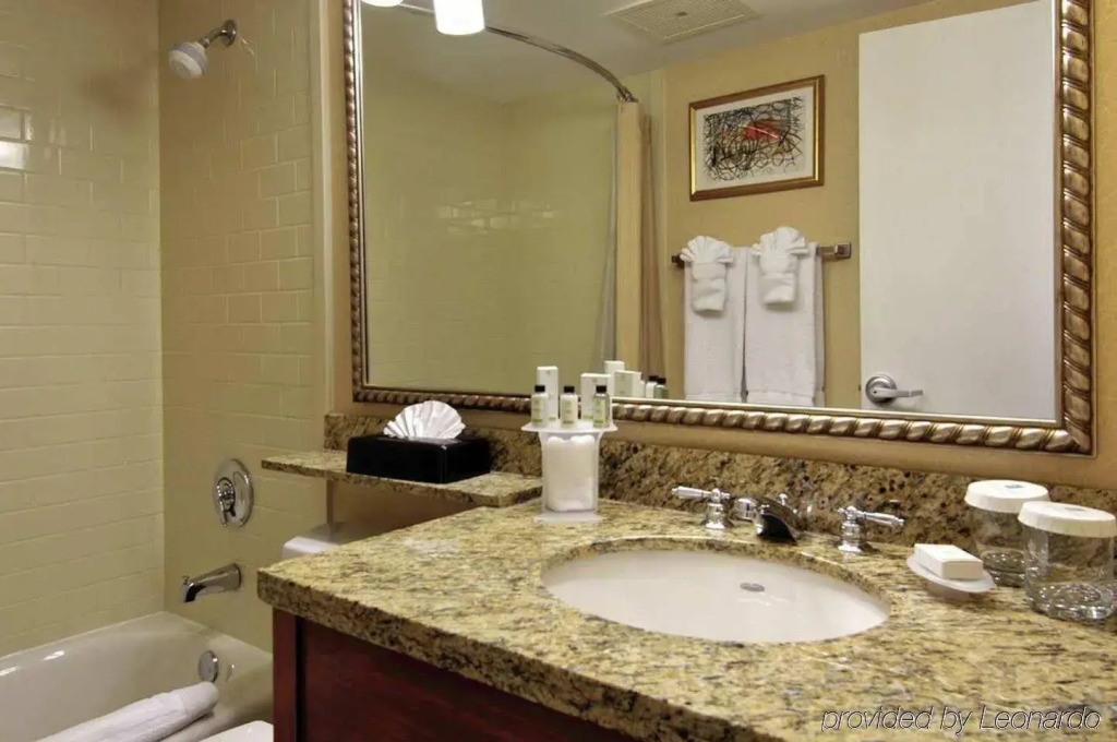 Embassy Suites Philadelphia - Center City