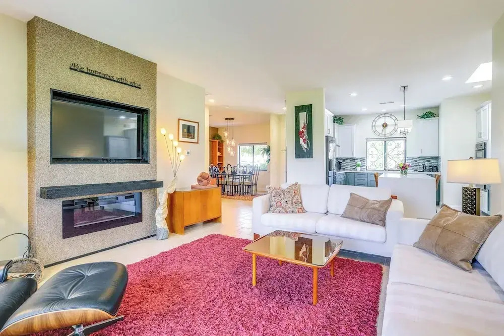 Resort Pools + Golf: Palm Springs Condo!