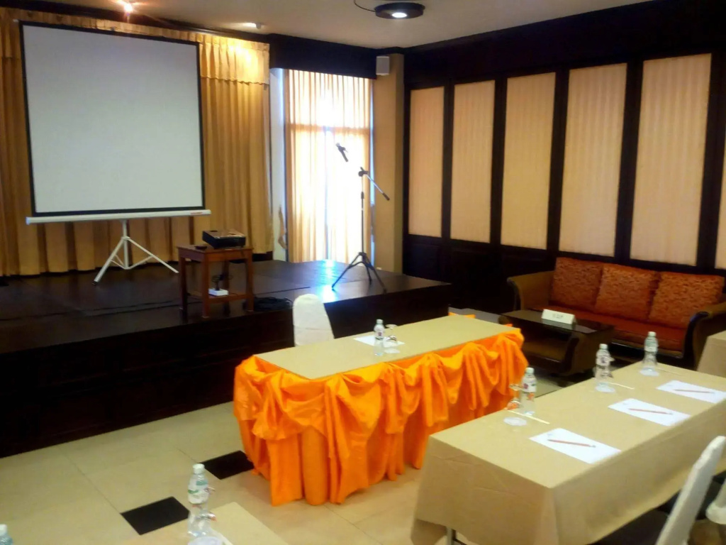 Phuphaya Resort Pattaya