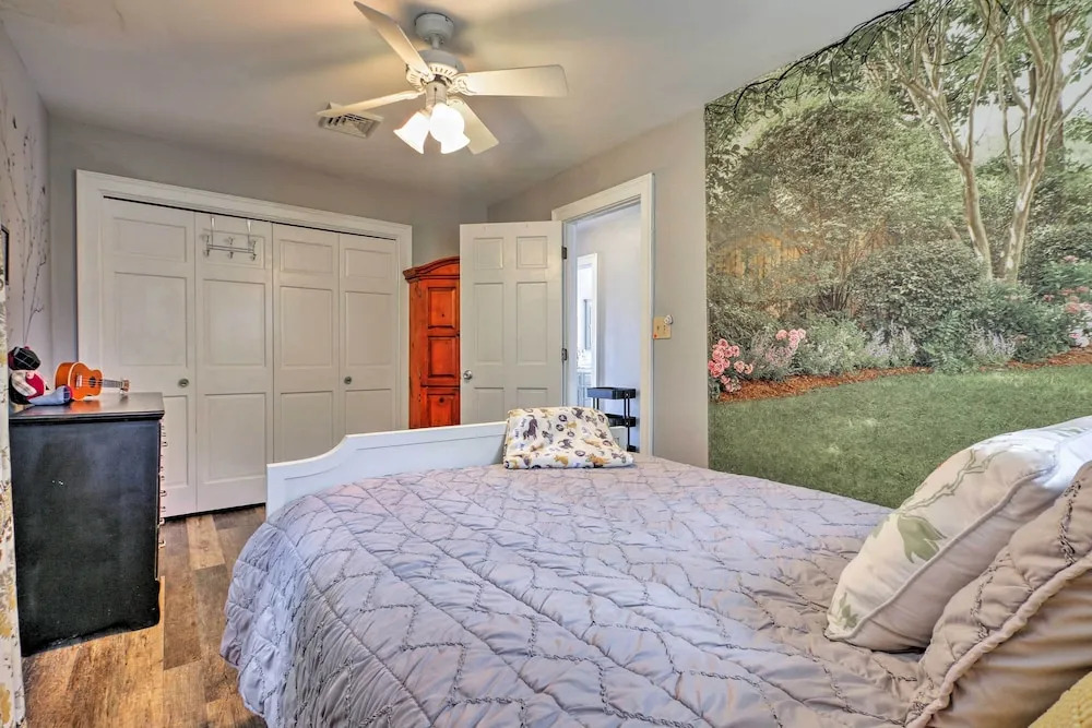 Deluxe Waterford Home w/ Views, Outdoor Bar & More