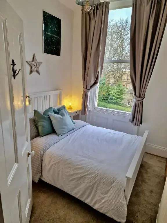 The Pink Bath Pad - 3 bedroom seaside apartment Pets allowed New