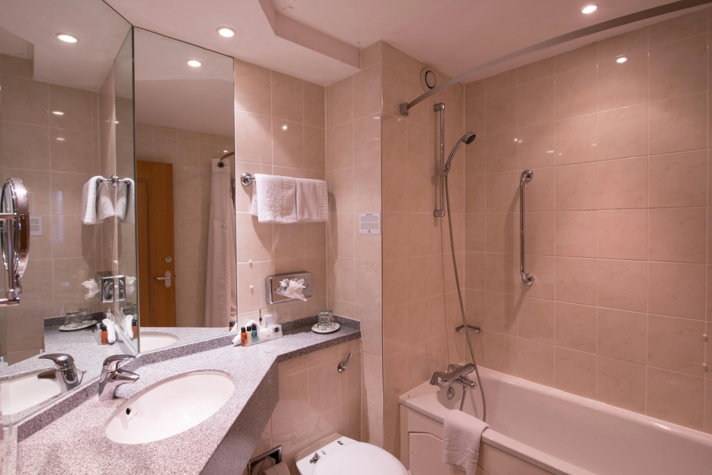 Holiday Inn Leamington Spa - Warwick by IHG