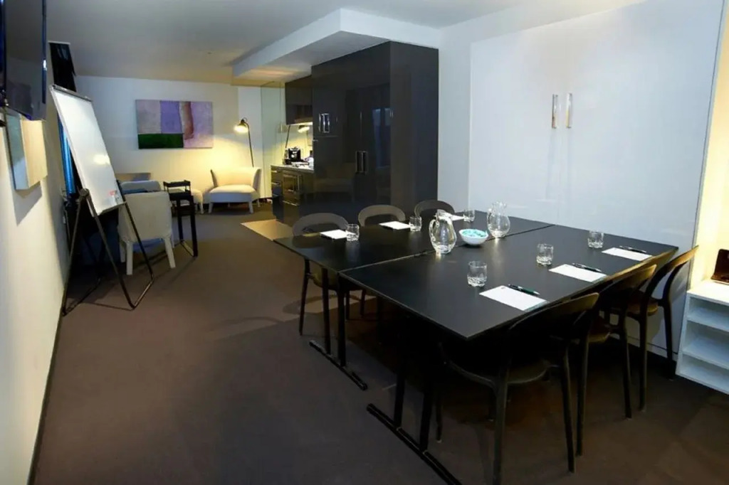 MainStay Suites Hawthorn