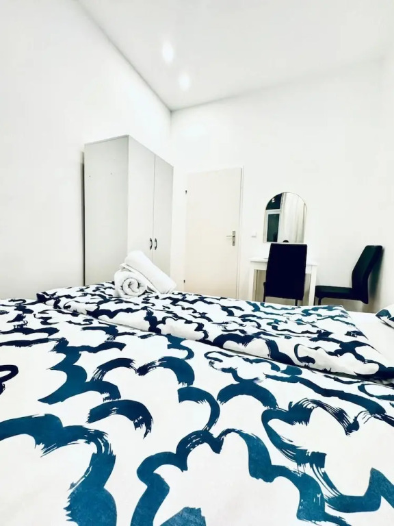 Elegant Five Bedroom Residence Alterlaa