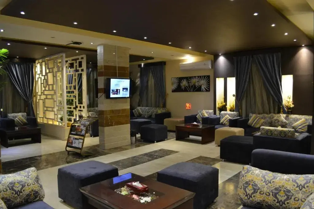 Al Bustan Crown Hotel 2