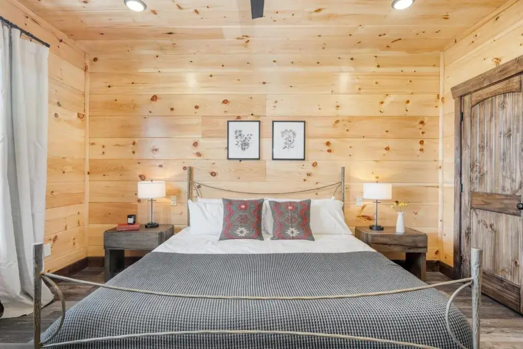Duval by Avantstay 10min to DT Pigeon Forge w/ Indoor Pool, Hot Tub & Amazing Views!