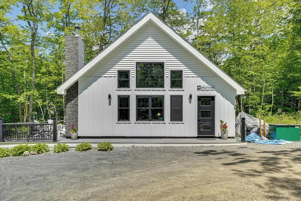 Near Hiking Trails & Ski Resorts: Killington Home!