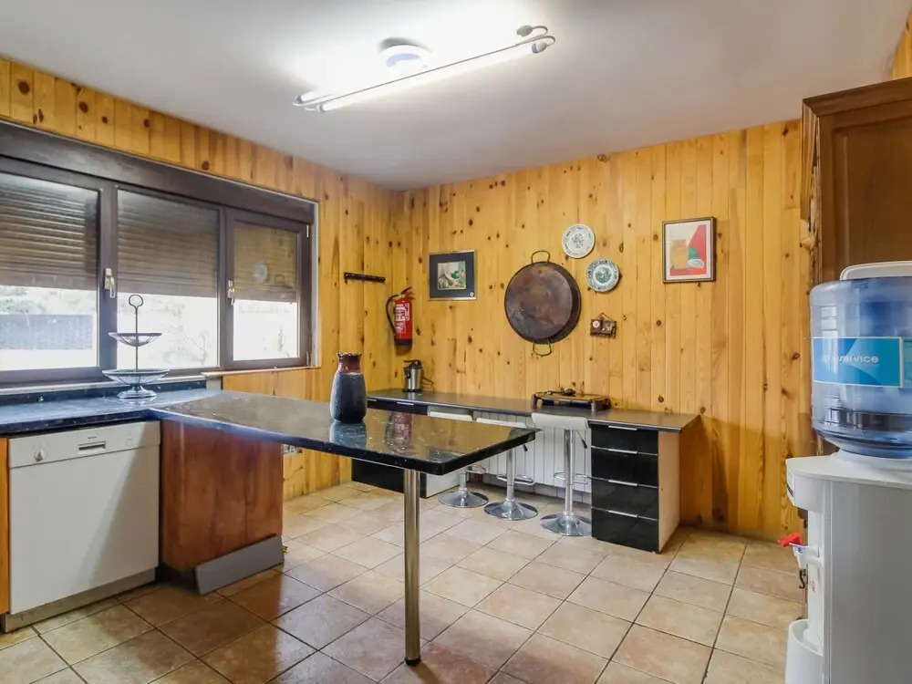 Villa in Villamuriel With Pool and Barbecue