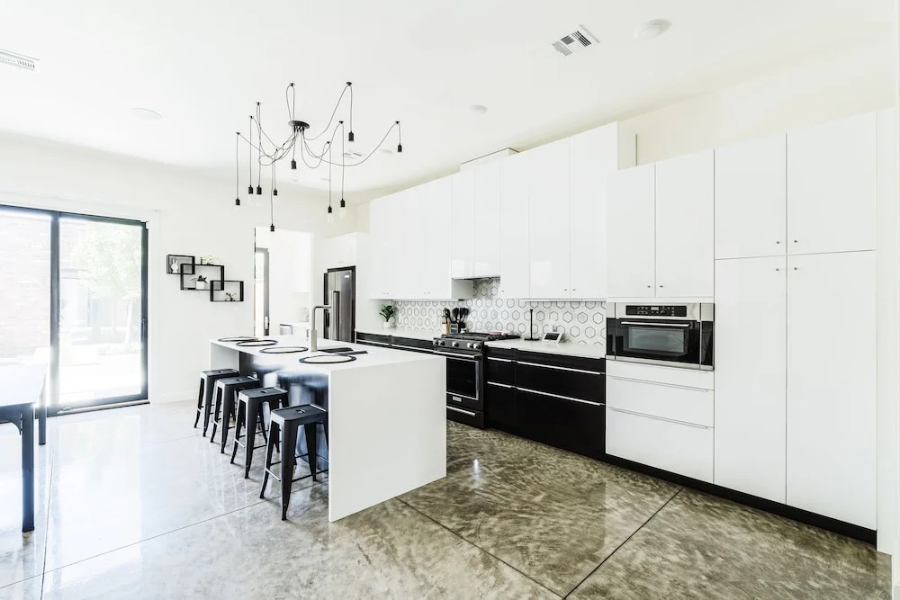Cozy Getaway Perfect for 10 Prime Location NW6