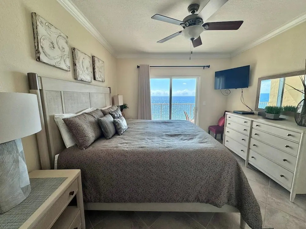 Crystal Shores West 707