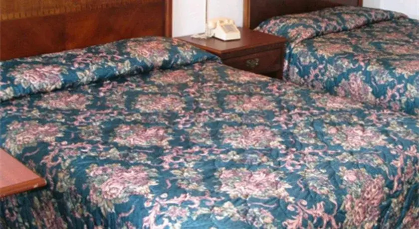 Redwood Inn Motel