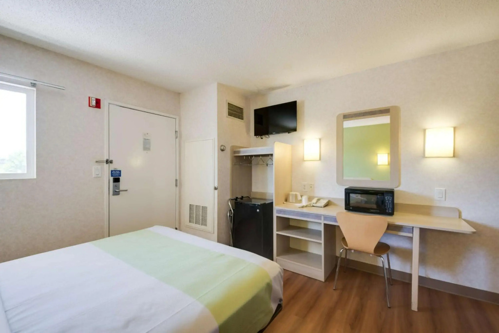 Motel 6-Statesville, NC