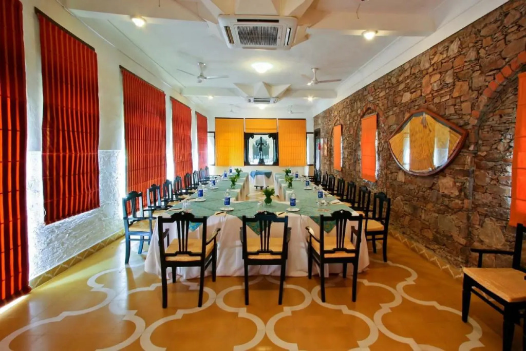 Neemrana Fort-Palace