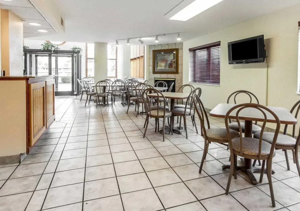 Quality Inn & Suites at Dollywood Lane