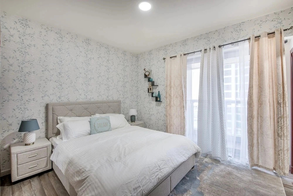 High-floor 2BR With Dubai Marina Views