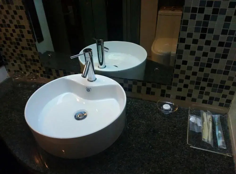 Kaili Business Hotel