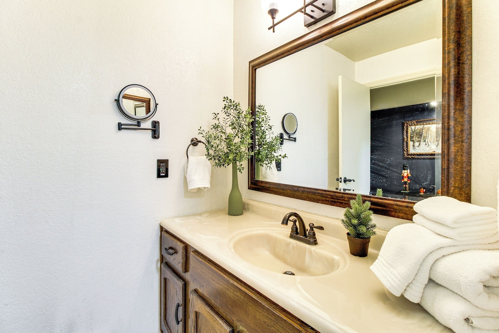 Explore the Nat'l Forest! Cozy Getaway in Pinetop