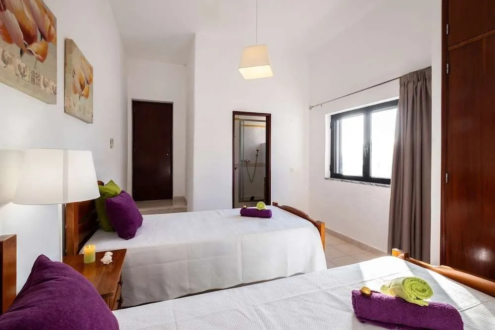 Villa Saint John - com piscina aquecível e vista mar em Albufeira