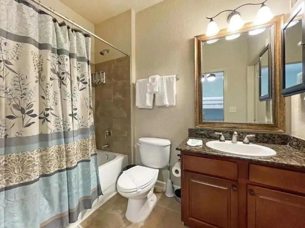 Lullaby Loft 3 Bedroom Condo by RedAwning