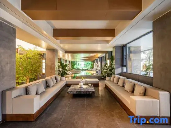 Red River Water Town Zibo Smart Hot Spring Hotel in Mile City Center