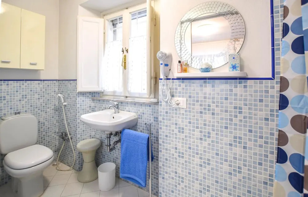 2 Bedroom Amazing Home In Massarosa