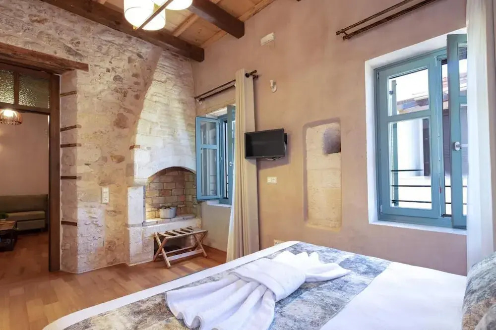 Domus Clodia-sensing Rethymno's Old Town